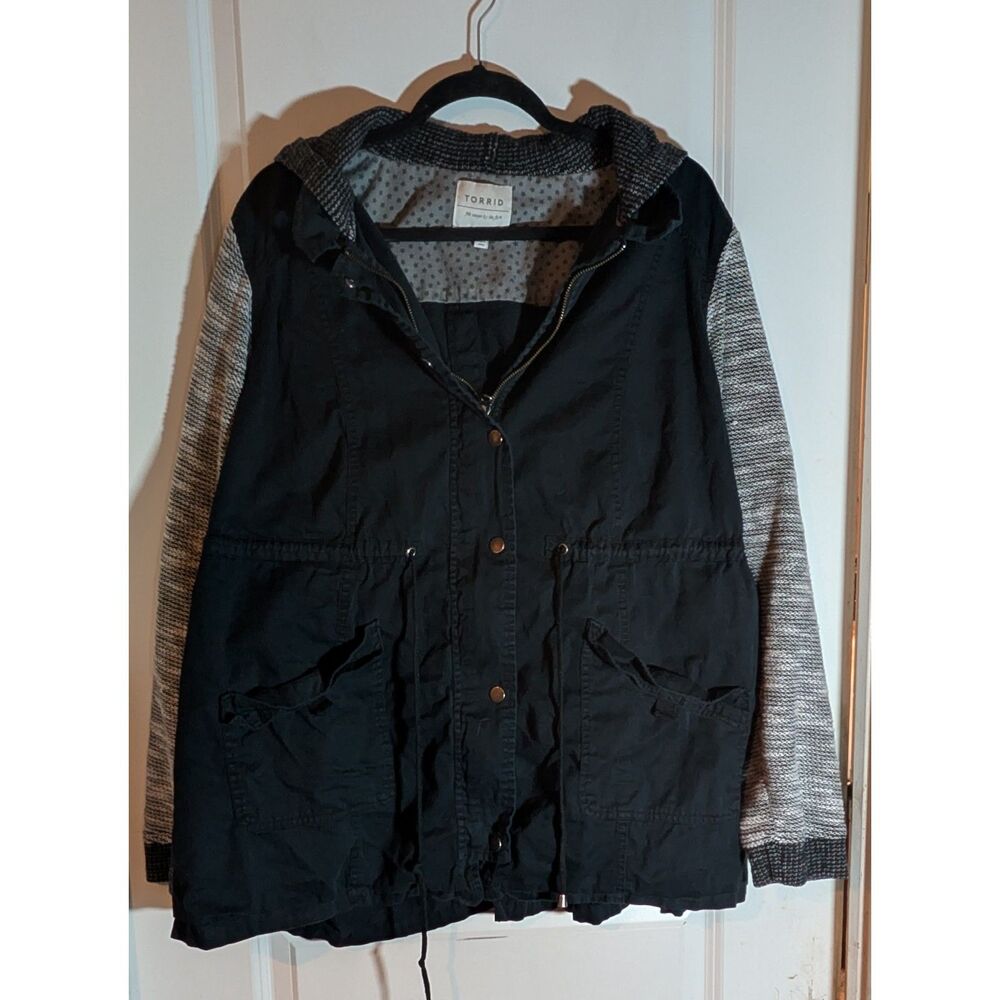 Torrid Women’s Hooded Utility Jacket Black Gray Knit Sleeves Size 3